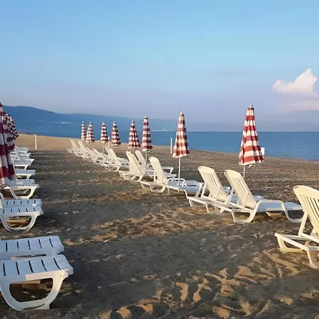 Club Near At Private Apartman *