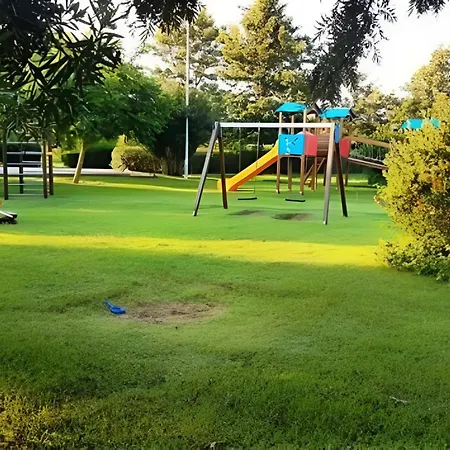 Club Near At Private Apartman *