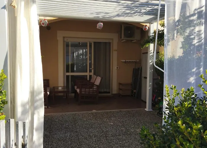 Club Near At Private Apartman Pizzo