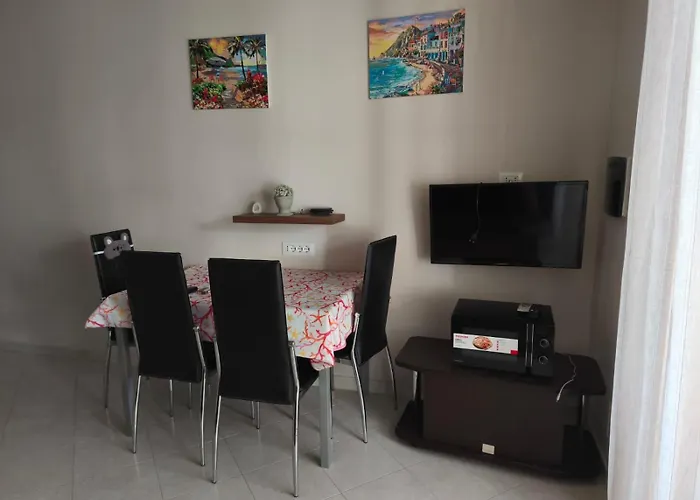 Club Near At Private Apartman